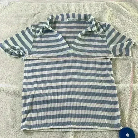 Stradivarius T-Shirt tee lot bundle of 3 Basics Stripes Solid Normcore - Picture 3 of 11